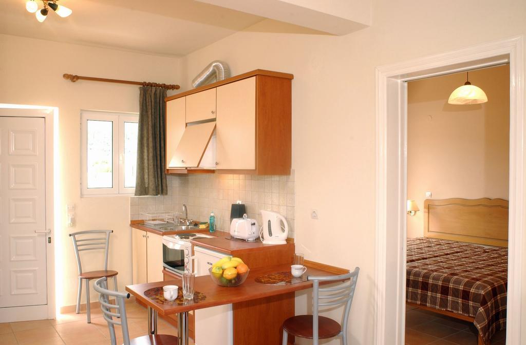 Almiros Beach Villa Filia מראה חיצוני תמונה