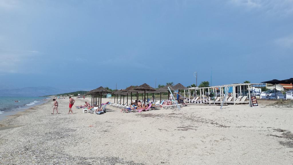 Almiros Beach Villa Filia מראה חיצוני תמונה