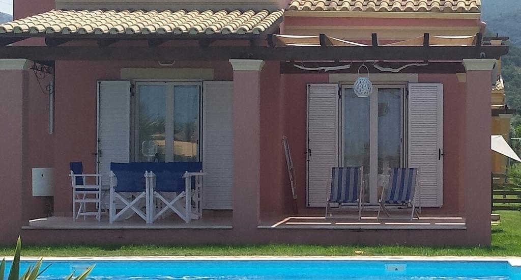 Almiros Beach Villa Filia מראה חיצוני תמונה